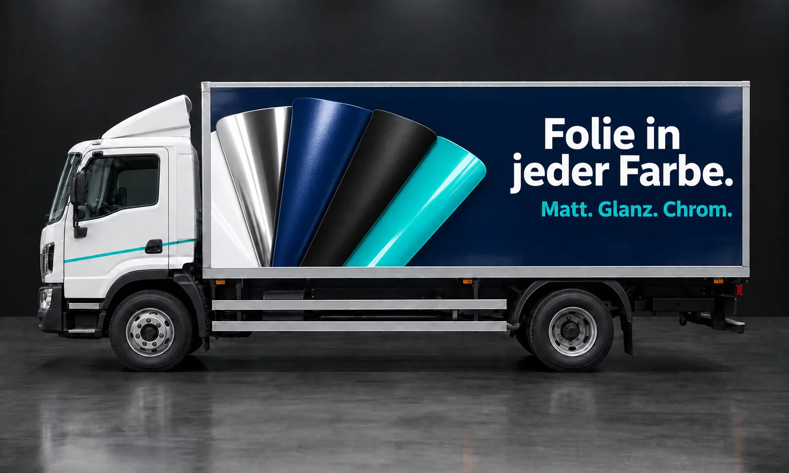 LKW nach der Folierung mit Werbung für Folien in Türkis, Schwarz, Navy und Chrom