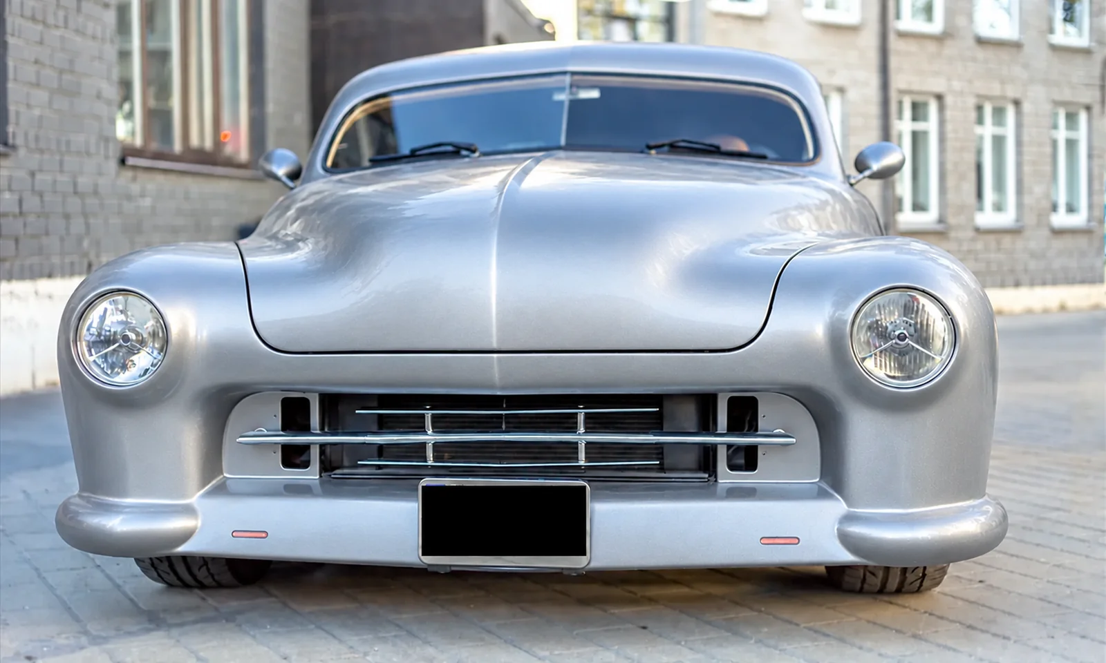 Oldtimer in Silber-Metallic